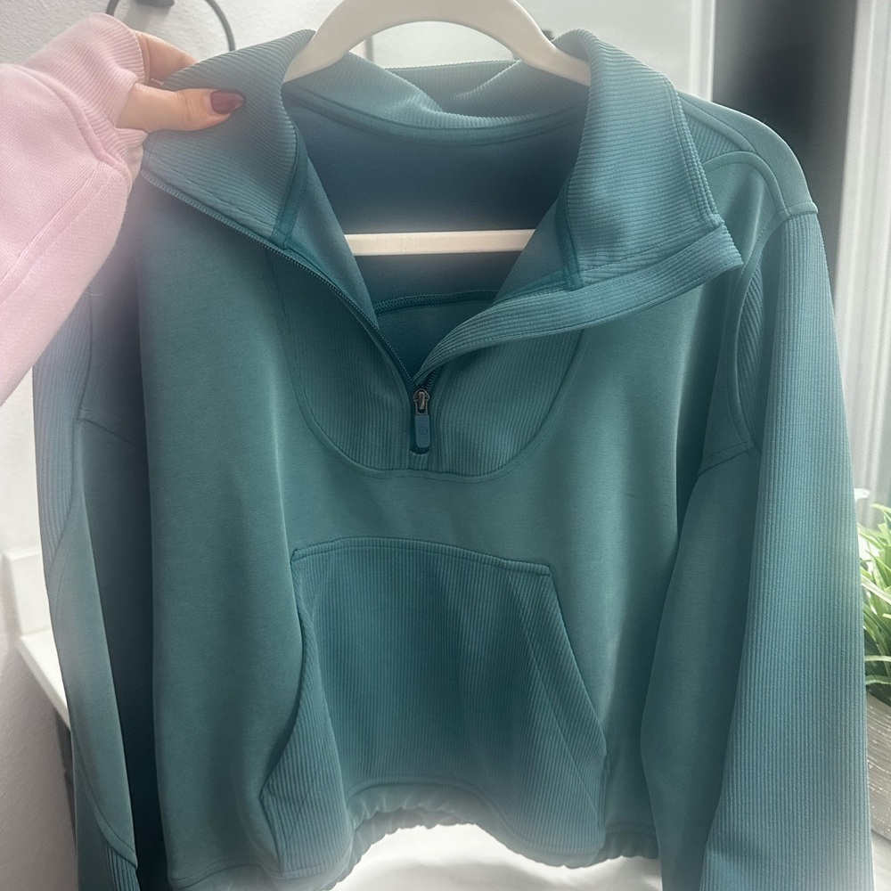 Lululemon Softstreme Sweatshirt half zip Size 8!